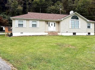 2929 Slate Creek Rd, Grundy, VA 24614