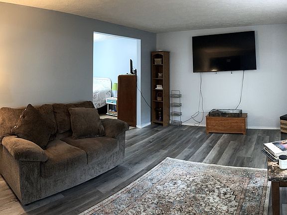 3rd image of 7511 Bullock Ct