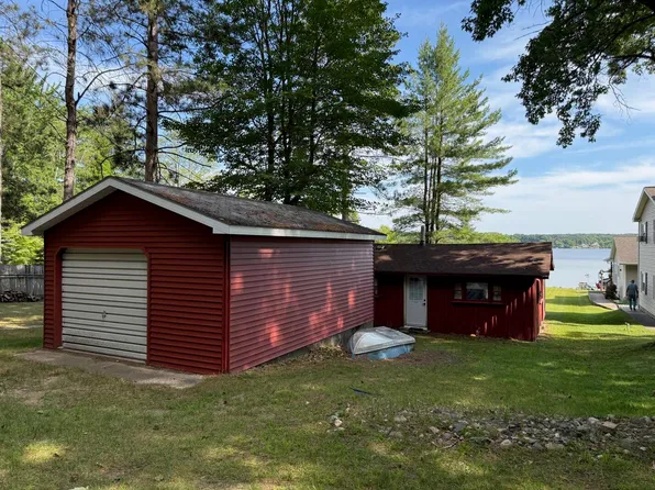 11320 Oak Dr, Mecosta, MI 49332