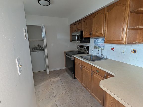 3rd image of 230 Sawmill Rd #A