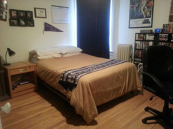 3rd image of 457 W Roslyn Pl #3