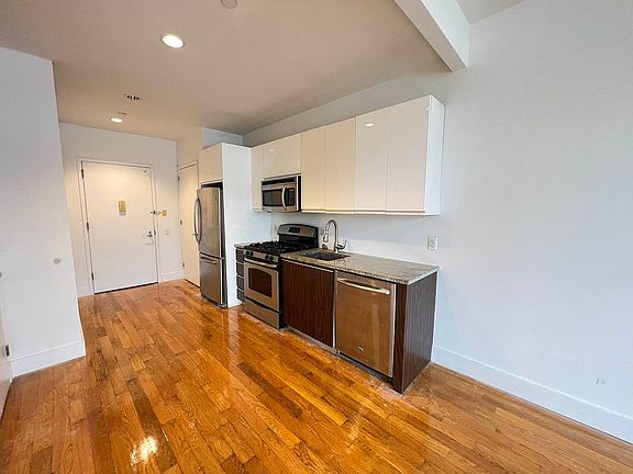 4th image of 836 Bergen St #439