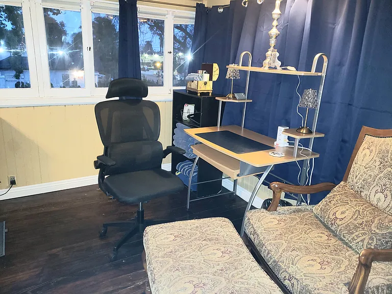 Sun Room at $1275/mo