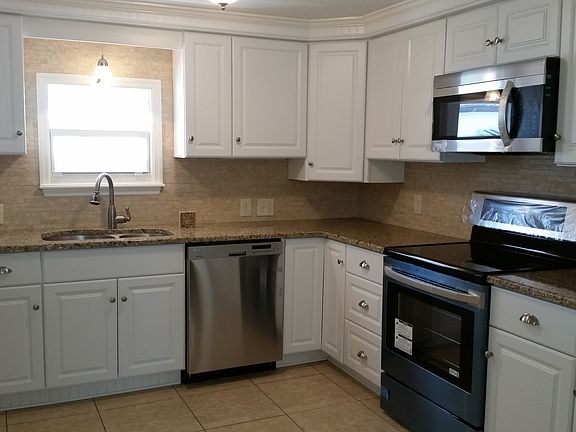 3rd image of 964 Cashew Cir