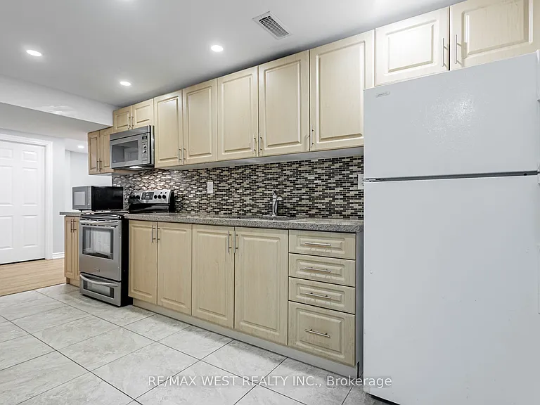 31 Clair Rd #BASEMENT — Photo 7