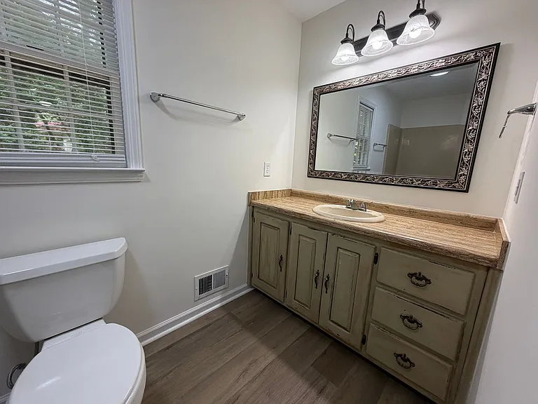 107 Austin Ct — Photo 7