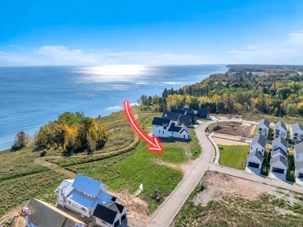 1202 SHIELING LANE #Lt15, Port Washington, WI 53074