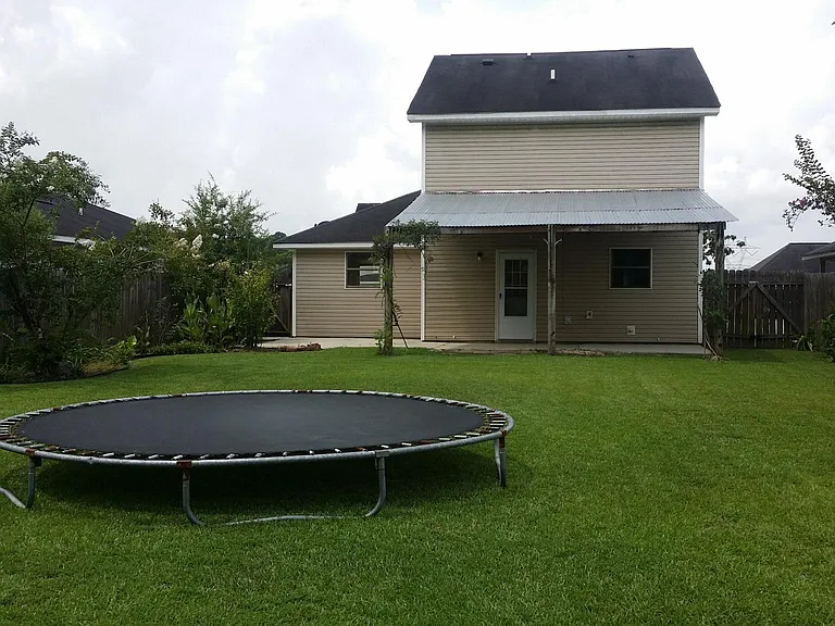 23616 Wellington Ave — Photo 24