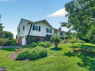 1277 S Colebrook Rd, Manheim, PA 17545
