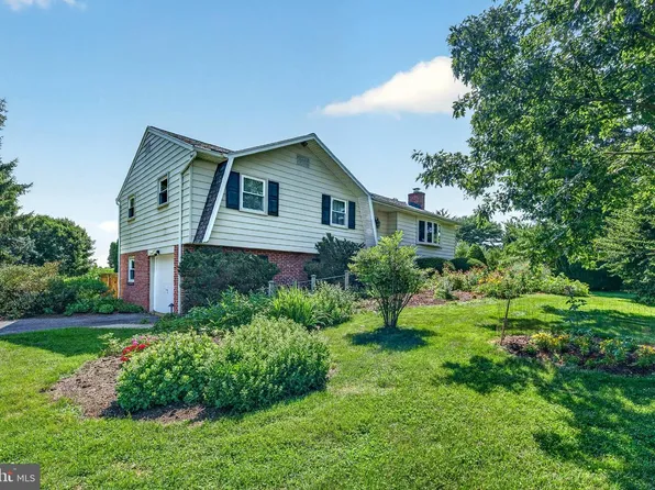 1277 S Colebrook Rd, Manheim, PA 17545