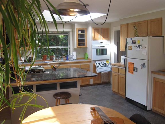 3rd image of 2647 Westwood Dr NW
