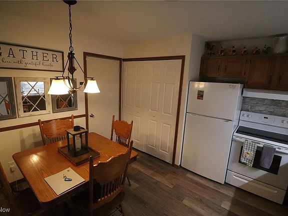 2nd image of 122 Royal Crest Dr Unit P