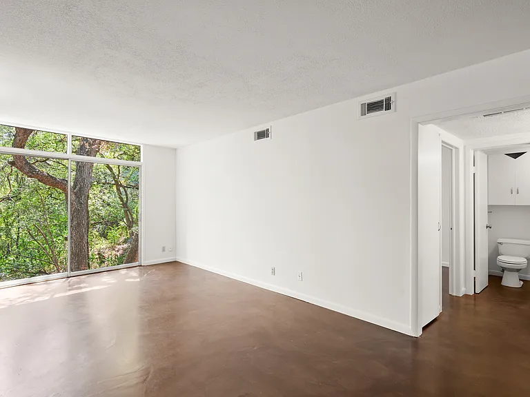 1801 Westlake Dr Apartments — Photo 12