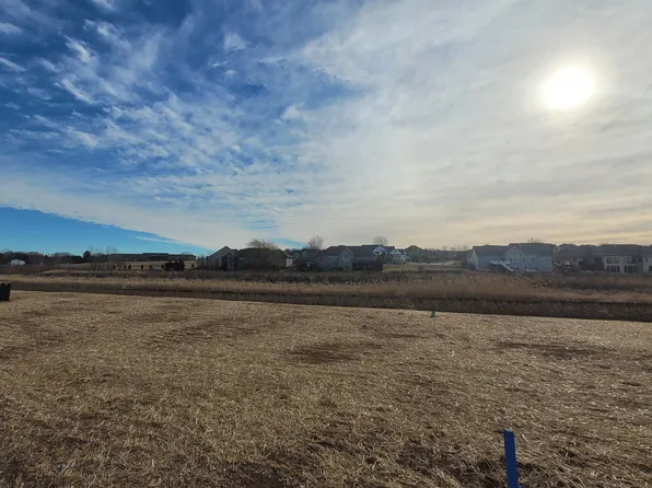 275 E Sweetwater Way, Appleton, WI 54913