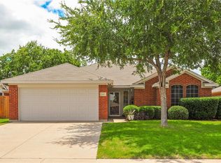 142 Adams Dr, Crowley, TX 76036
