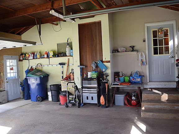 5th image of 5016 Mapleton Rd