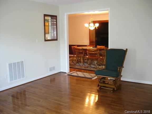 2nd image of 503 Ellenwood Dr