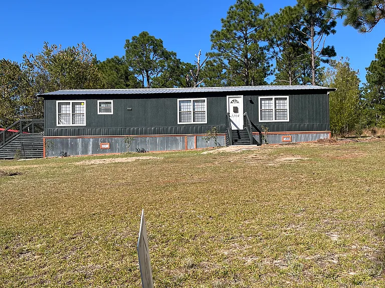 1104 Sandwood Dr — Photo 1
