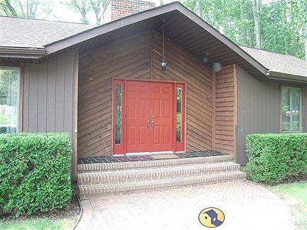 2nd image of 142 Norman Davis Dr