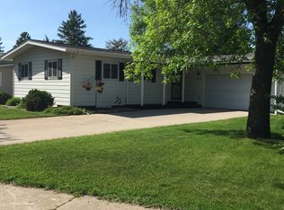 1713 Stephens Dr, Crookston, MN 56716