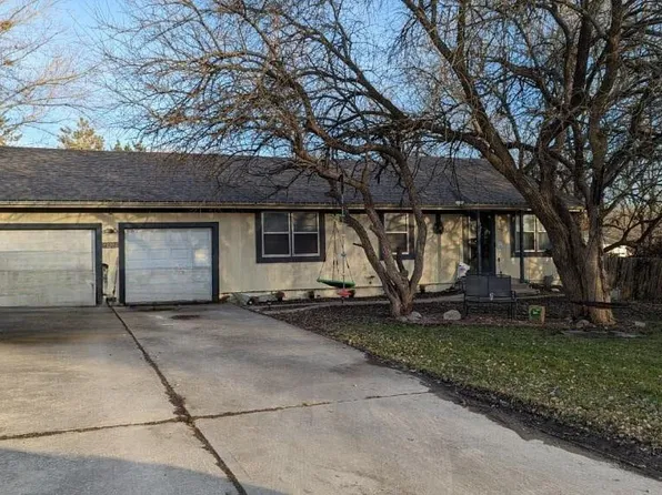 17501 Chestnut Dr, Belton, MO 64012
