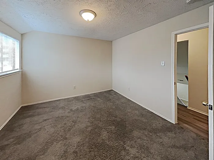 907 Briarcreek Dr — Photo 13
