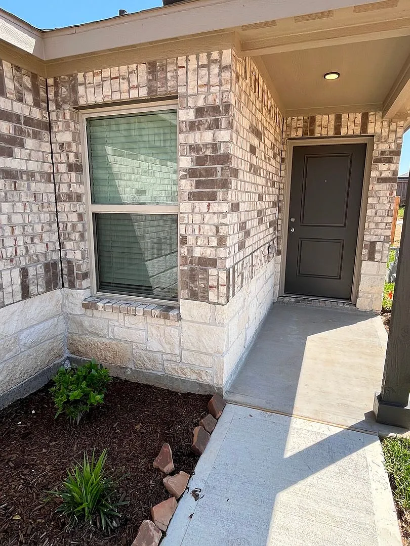 Building Photo - 25553 Blossom Ct