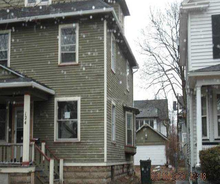 2nd image of 124 Aberdeen St