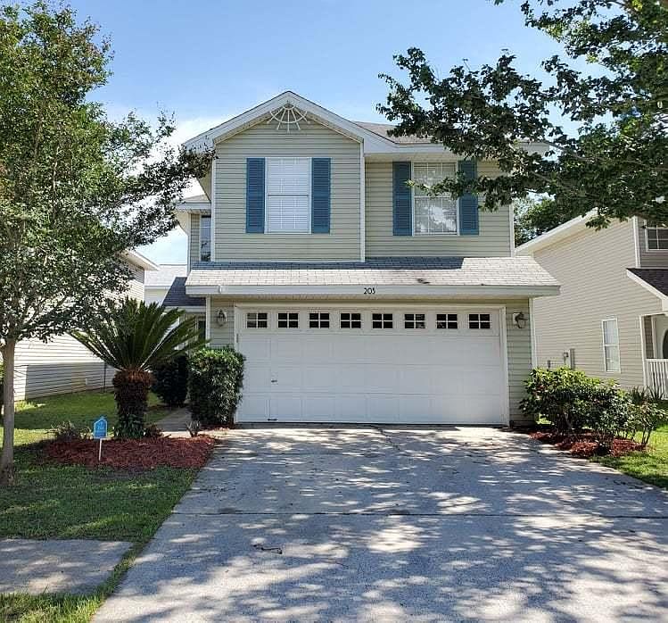 1st image of 203 Twin Lakes Ln