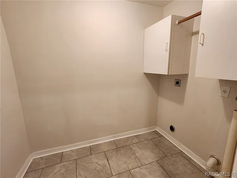 6521 E Grayson St — Photo 6