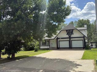 8801 N 101st Ave, Peace River, AB T8S 1N8