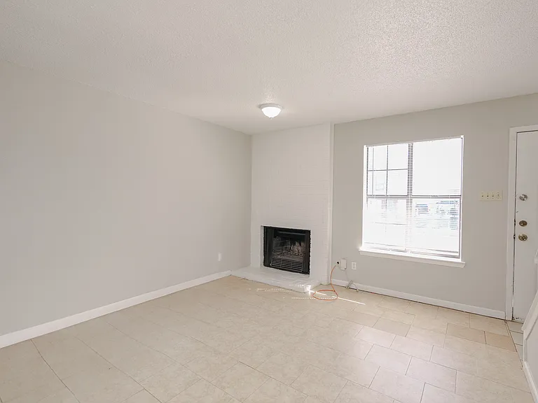 2813 Wimbledon Ct #D — Photo 12