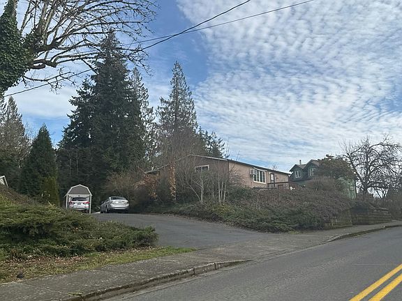 3rd image of 310 Military Rd