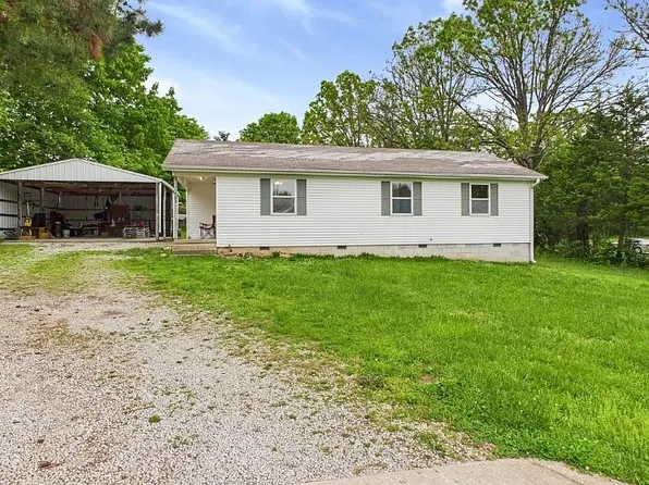 102 Autumn Dr, Cabool, MO 65689