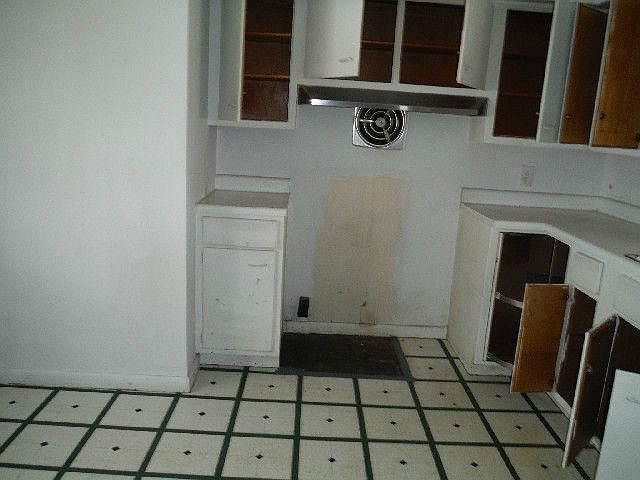2nd image of 208 Canyon Pkwy