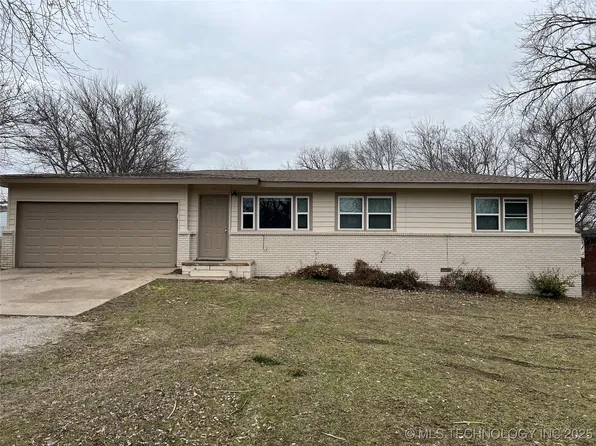 3904 Fairview Rd, Bartlesville, OK 74006