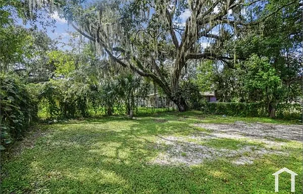 803 W Warren St — Photo 26
