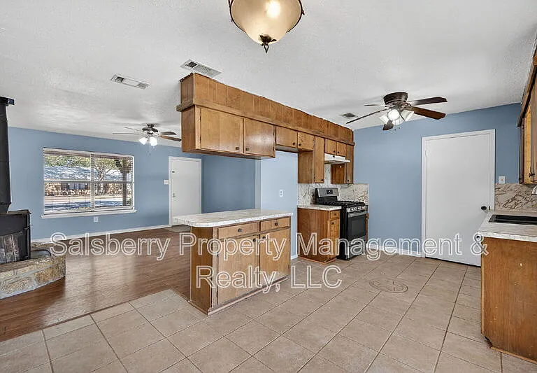 1113 Gifford Dr — Photo 12