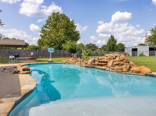 416 Cooks Ln, Franklin, TX 77856