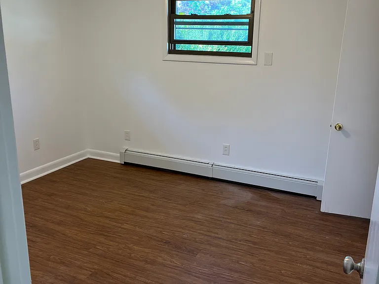 1723 Schoenersville Rd — Photo 9