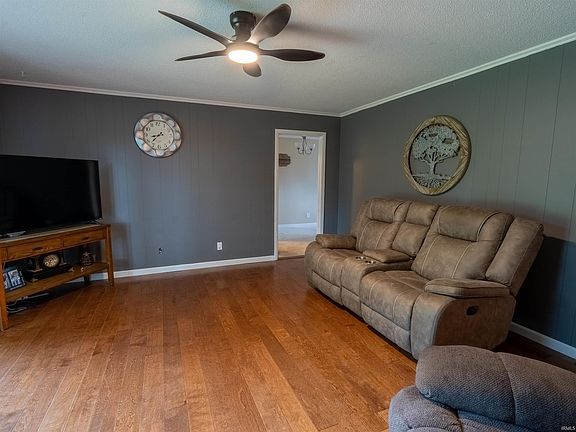 3rd image of 304 Yale Blvd