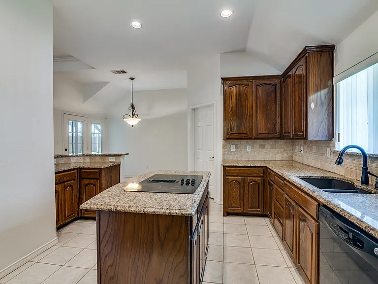 313 Bricknell Dr — Photo 7