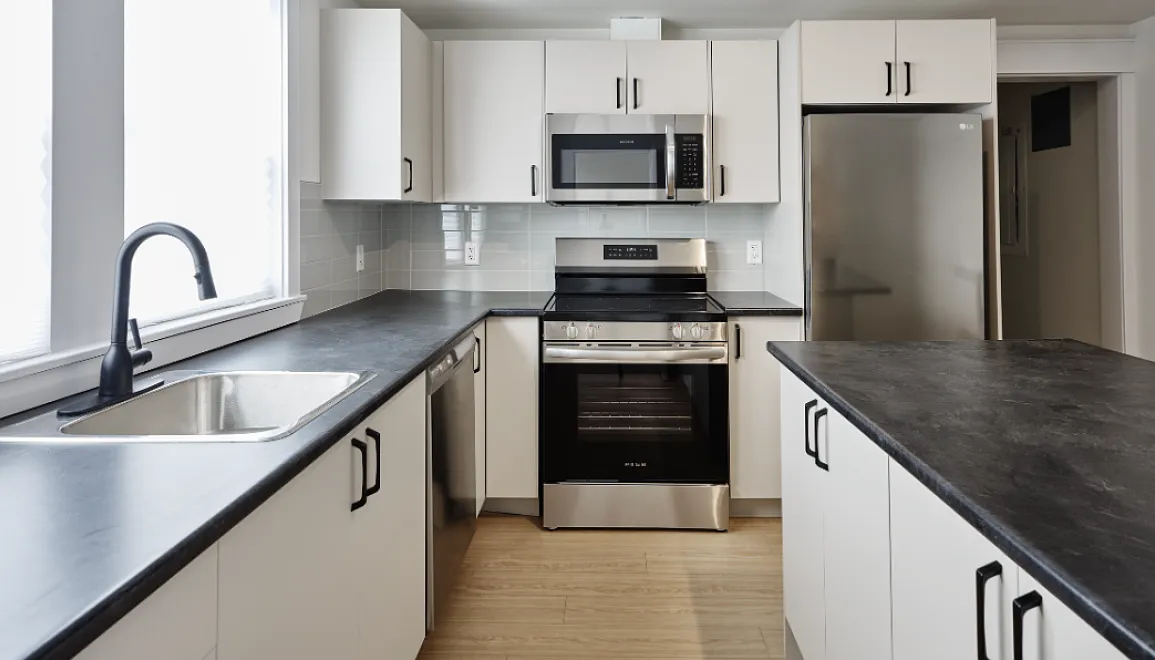 5735 College Street — Photo 1