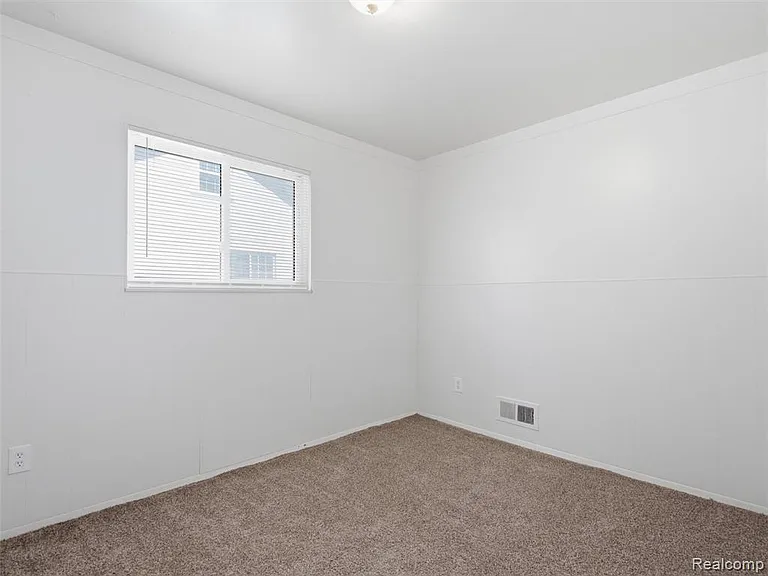 1221 E Granet Ave — Photo 17
