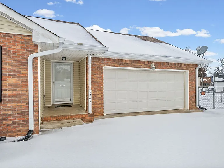 3269 Tabby Dr — Photo 3