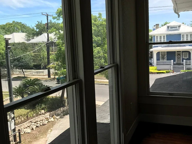 423 W Craig Pl #2 — Photo 8