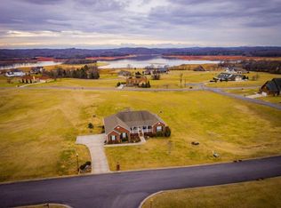 5020 Serenity Dr, Mooresburg, TN 37811