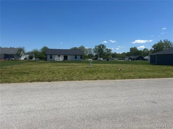 315 Jennifer, Germantown, IL 62245