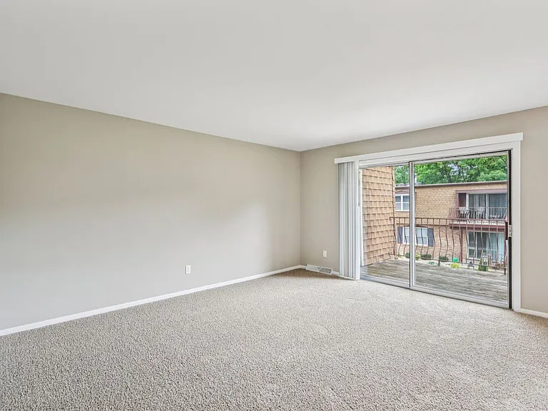 Woodland Reserve Apartments — Photo 15