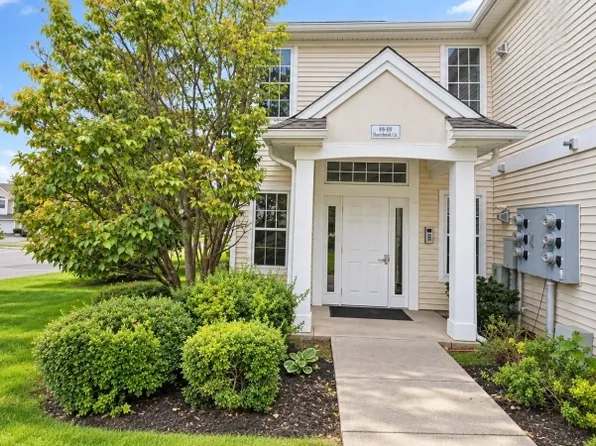 850 Honeybrook Cir, Stewartsville, NJ 08886